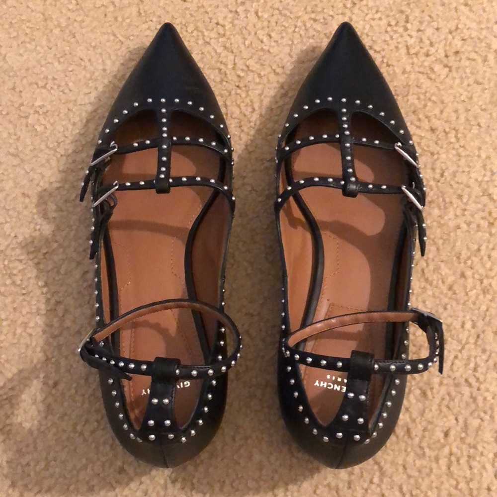 Givenchy Studded Leather Ballet Flat Made in Italy! Excellent condition